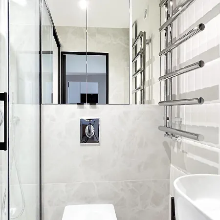 Gustowny Przy Metrze Apartmán