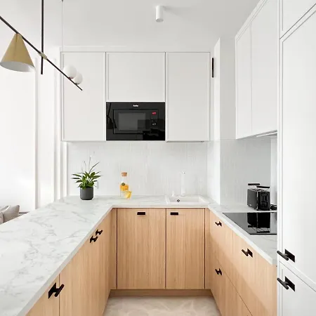 Gustowny Przy Metrze Apartmán