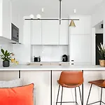 Appartement Gustowny Przy Metrze Warschau
