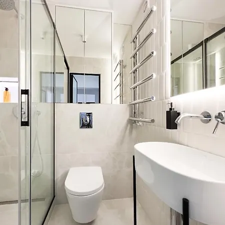 Gustowny Przy Metrze Apartment *