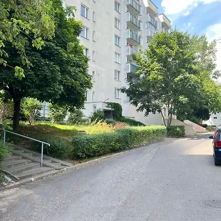 Апартаменты Gustowny Przy Metrze Варшава