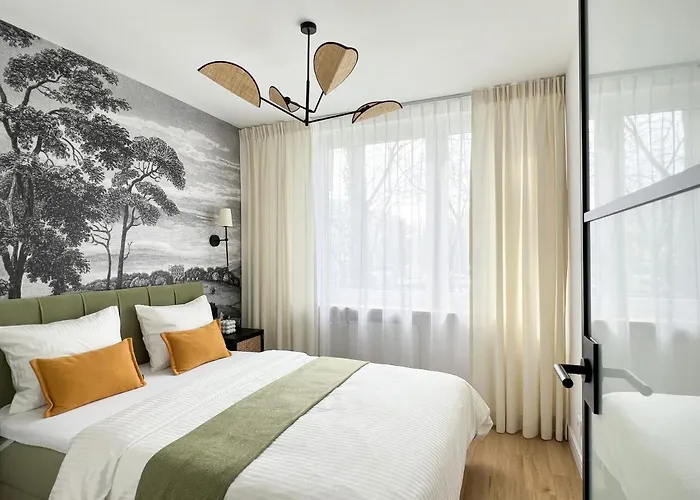 Gustowny Przy Metrze وارسو