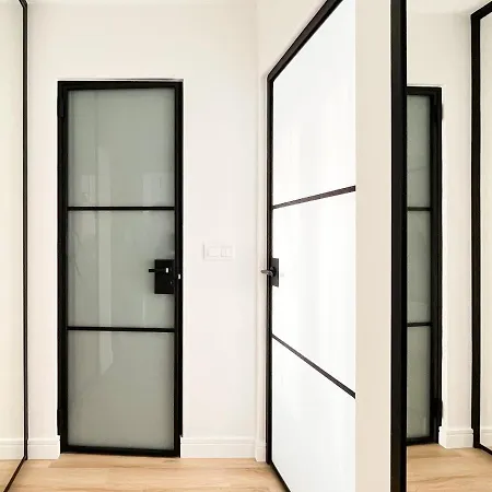 Gustowny Przy Metrze Warschau